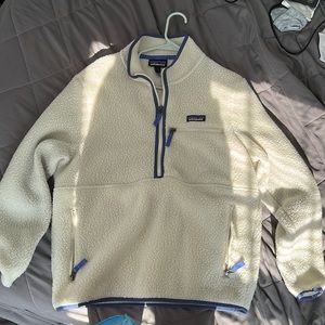 WHITE FLUFFY PATAGONIA JACKET